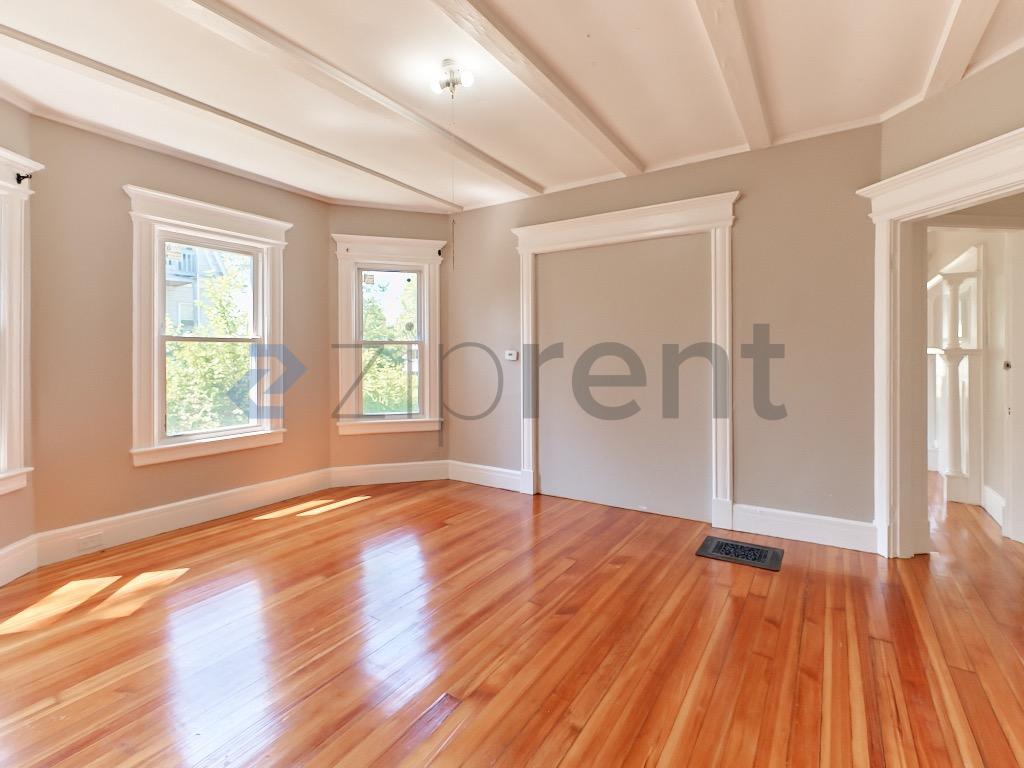 Building Photo - Unit 1