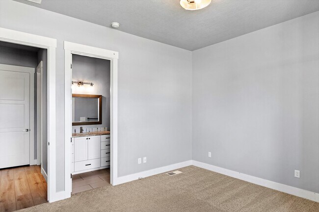Building Photo - 9042 S La Pampa Way