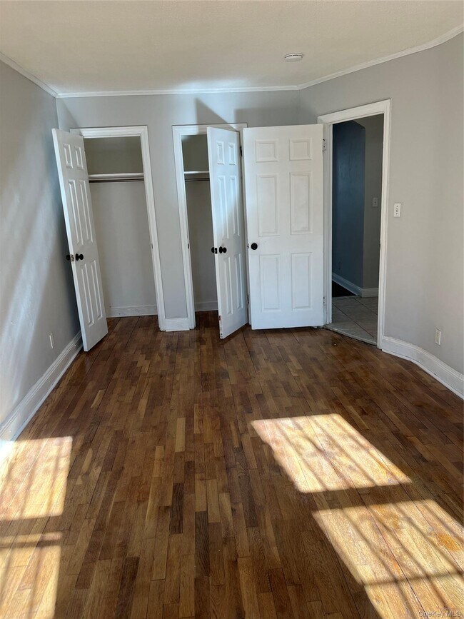 Building Photo - 1650 E 48th St