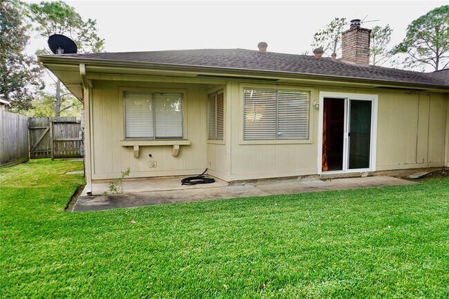 Building Photo - 10519 Sagetrail Dr