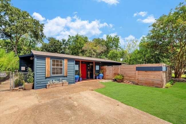 Building Photo - 3914 Ella Blvd