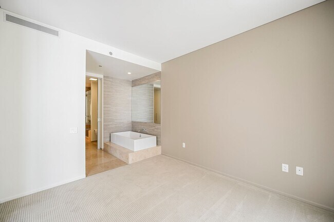 Building Photo - 1 bedroom in the heart of City Center on t...