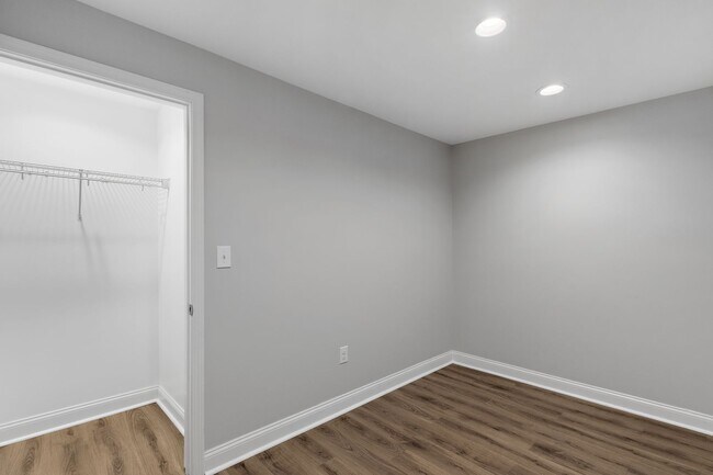 Building Photo - 536 Madison Ave