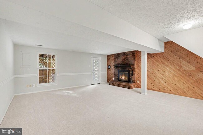 Building Photo - 15097 Mill Spring Dr