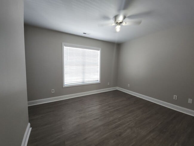 Building Photo - Townhome Available Now in Peletier, NC!