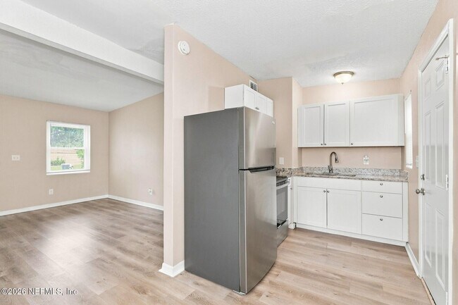 Building Photo - 6132 Ardisia Rd W