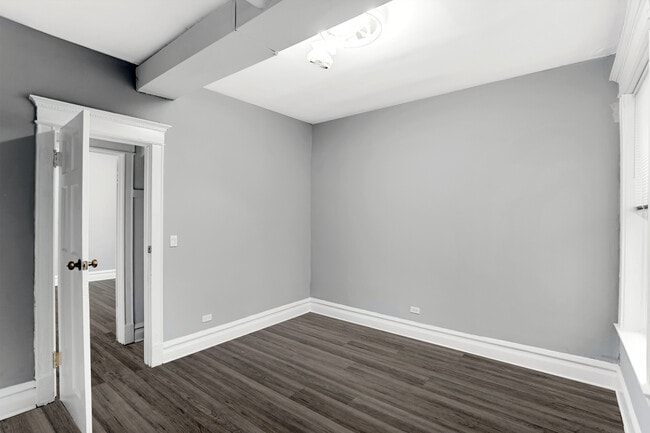 Building Photo - 5343 S Indiana Ave