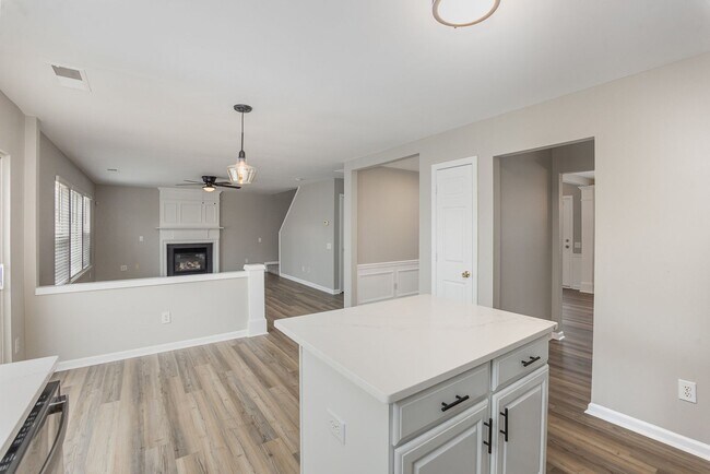 Building Photo - Elegant 4-bedroom Ballantyne home located ...
