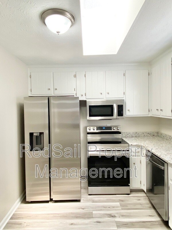 Building Photo - 39 Whites Ln