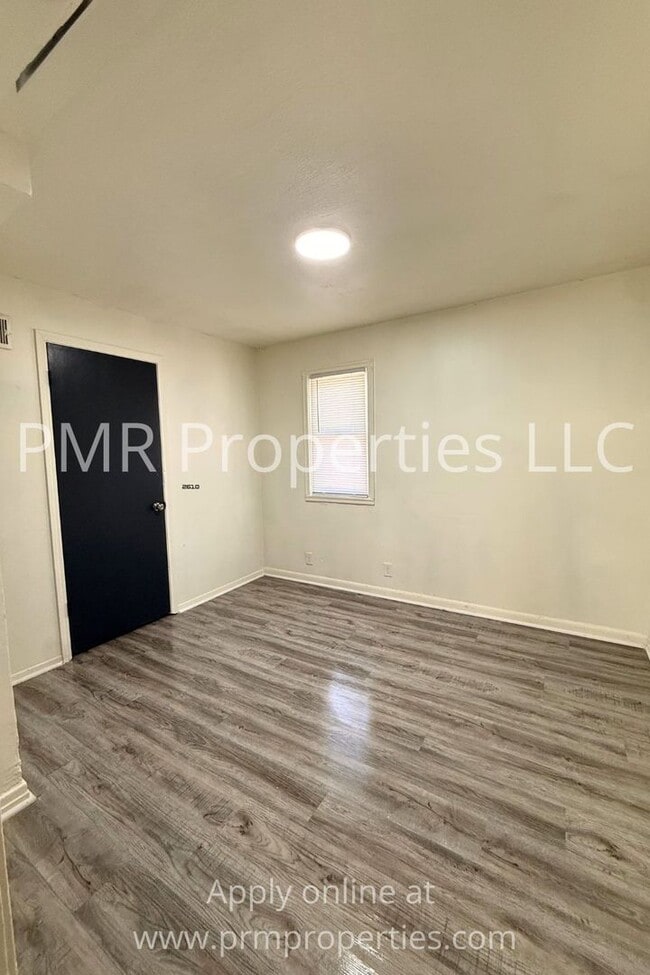 Building Photo - 1 Bedroom / 1 Bathroom House