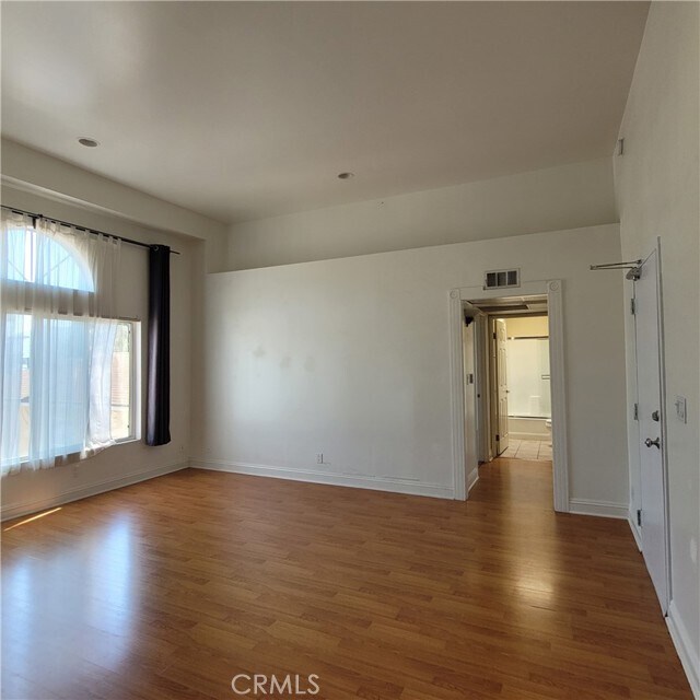 Building Photo - 11041 La Maida St