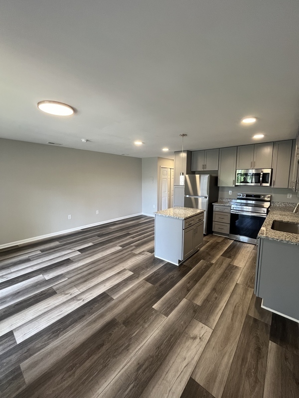 Building Photo - 593 Star Light Dr