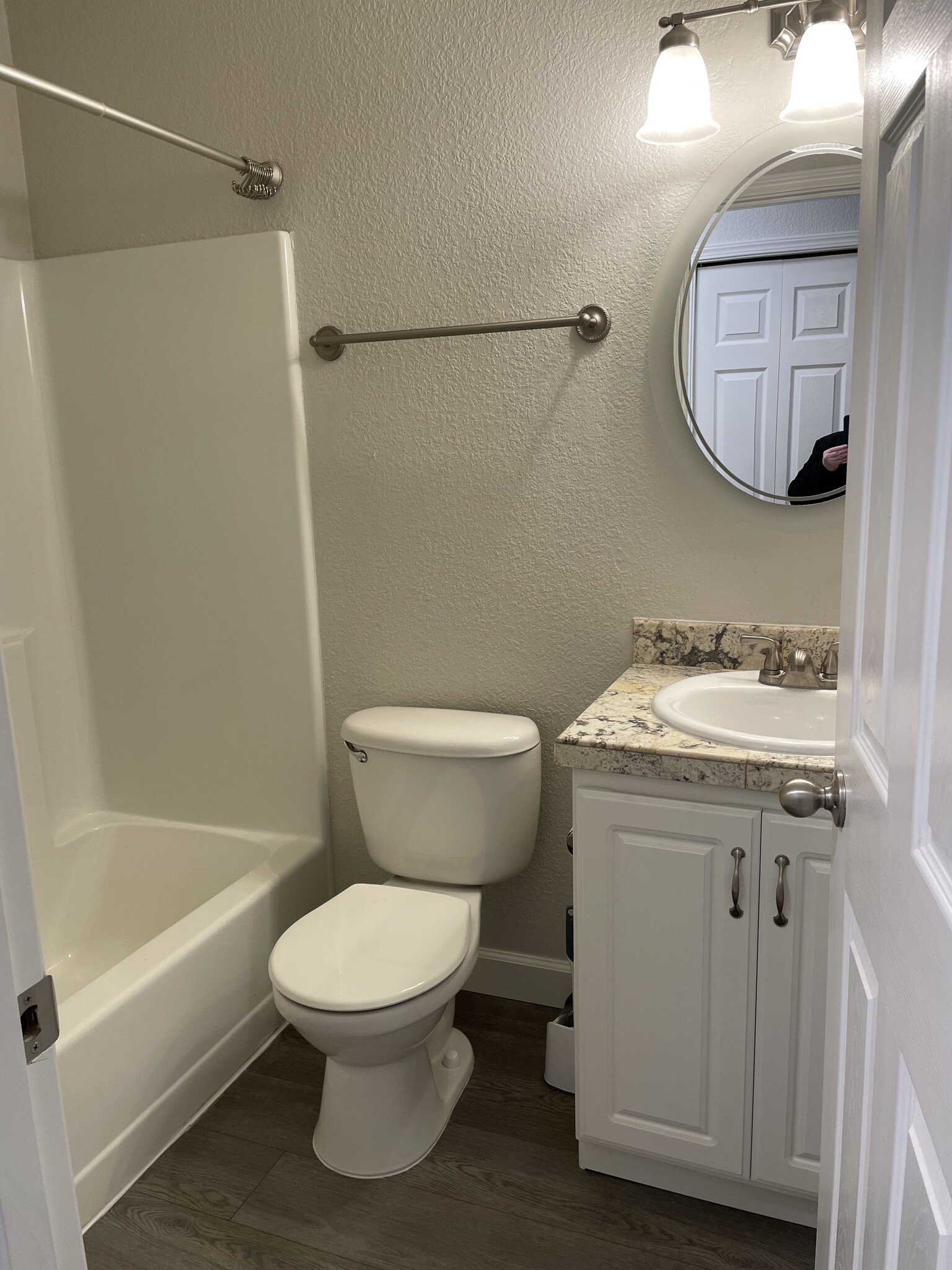 Full Tub/Shower Bathroom 2 - 9540 SW 146th Ter