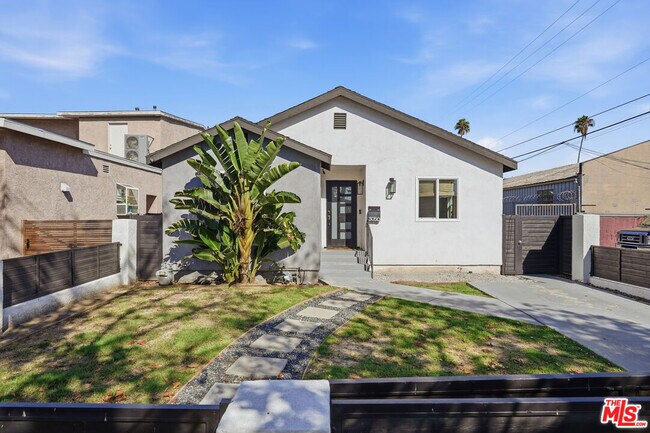 Building Photo - 3050 Chesapeake Ave