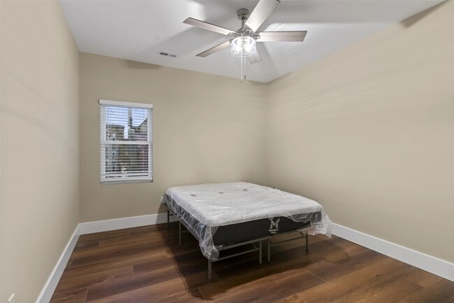 Building Photo - 5424 Delmar Blvd