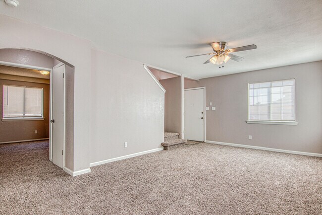 Building Photo - 2405 Tierra Humeda Dr