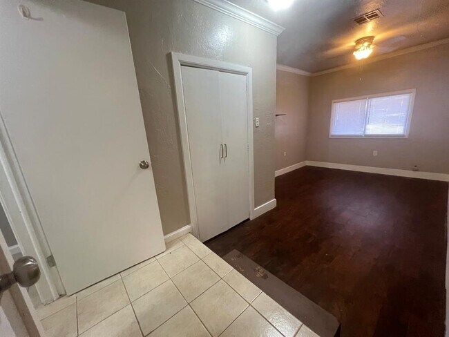 Building Photo - 1817 Breckenridge Dr