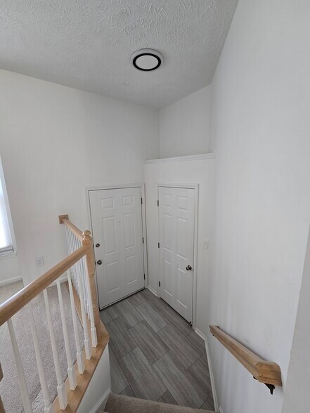 Building Photo - 18636 Clovercrest Cir