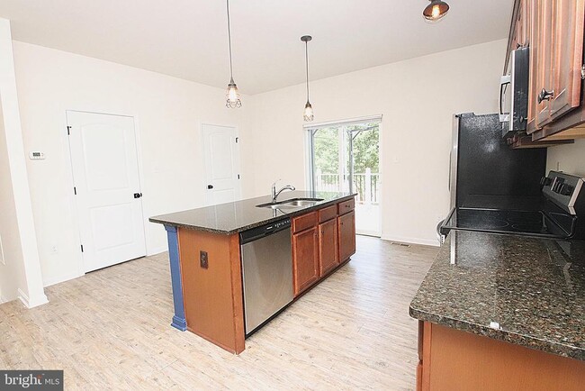 Building Photo - 185 Magellan Dr
