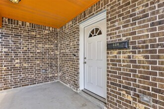 Building Photo - 520 E Defee Ave