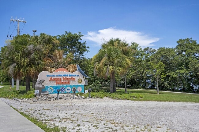 Building Photo - Monthly  FUN Furnished Bradenton, FL Rental VACA or Short term