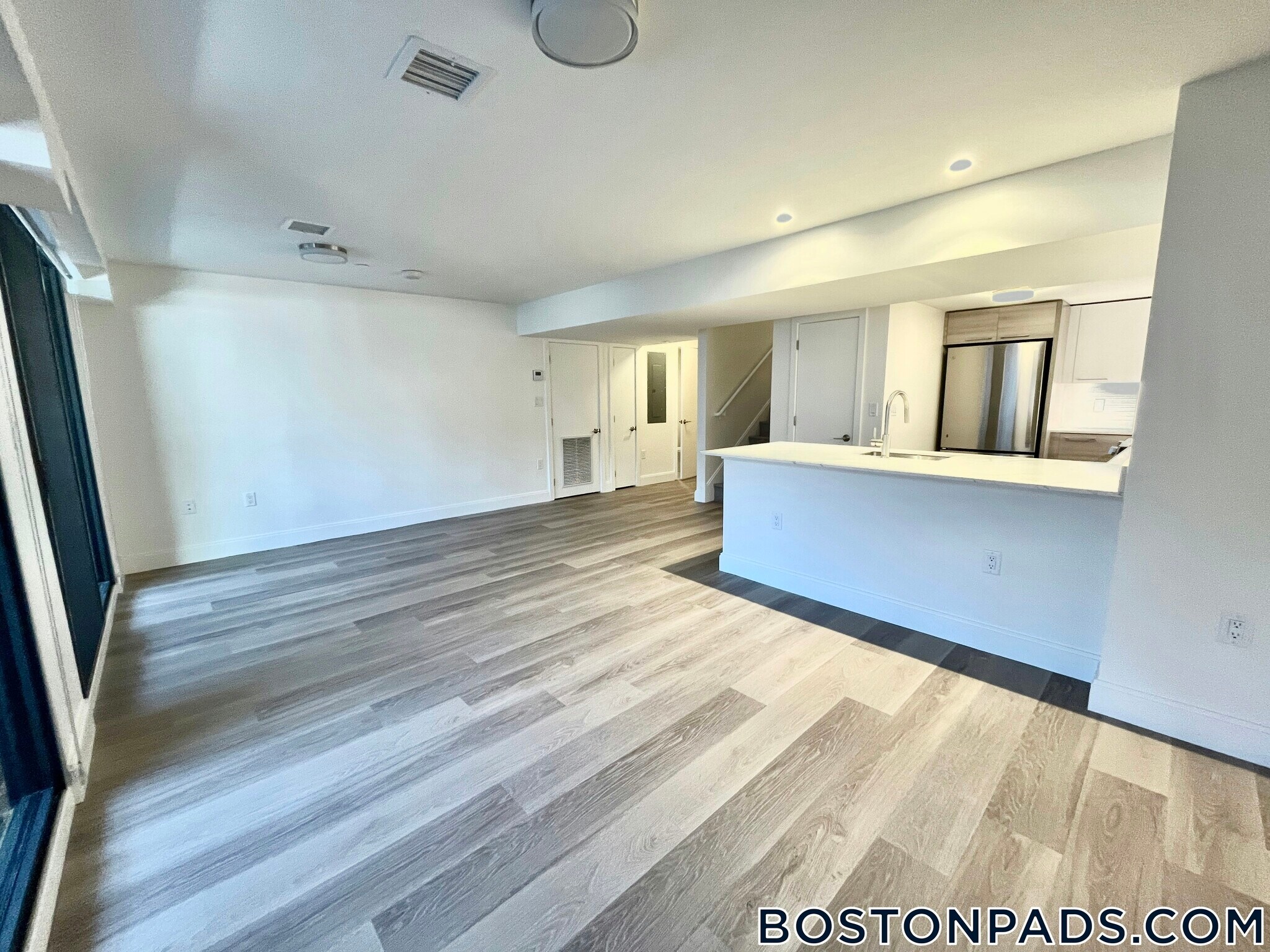 Building Photo - 1079 Commonwealth Ave