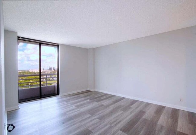 Building Photo - 3300 NE 192 St