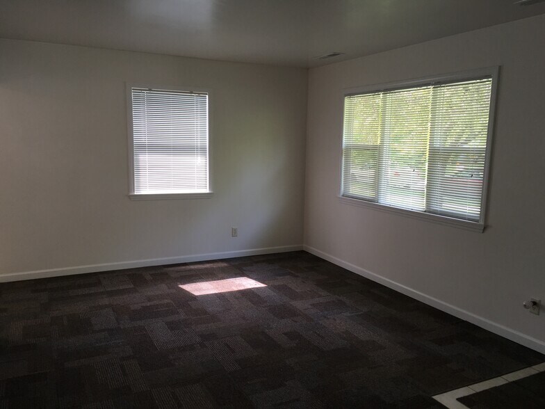 Living Room NW View - 920 Spruce Street