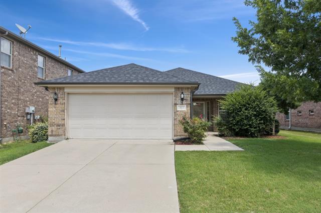 Primary Photo - 913 Lovebird Ln