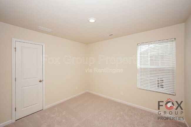 Building Photo - 143 Arden Ct