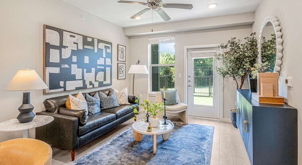 Building Photo - Creekside at Grand Prairie