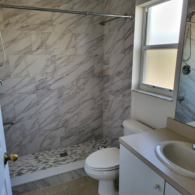 Building Photo - 18533 Pebble Lake Ct