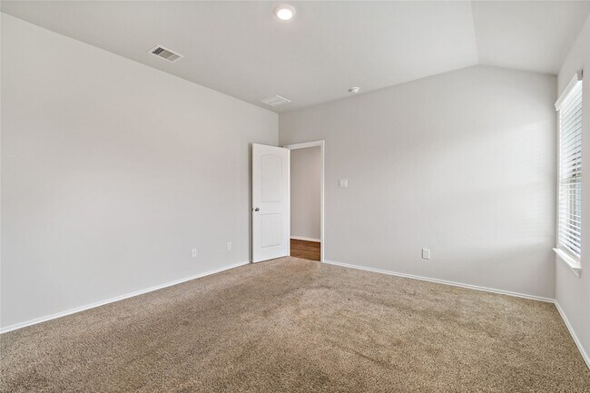 Building Photo - 2327 Pettingell Wy