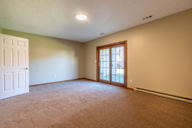 Building Photo - 3018 5th Ave