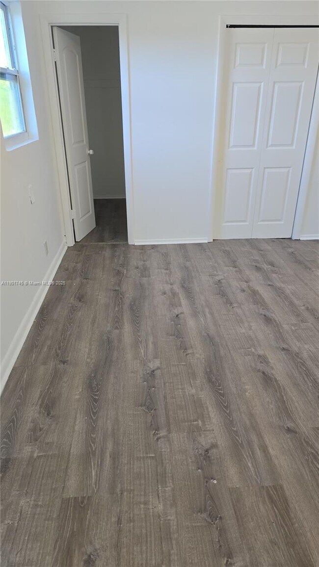 Building Photo - 5167 Pat Pl