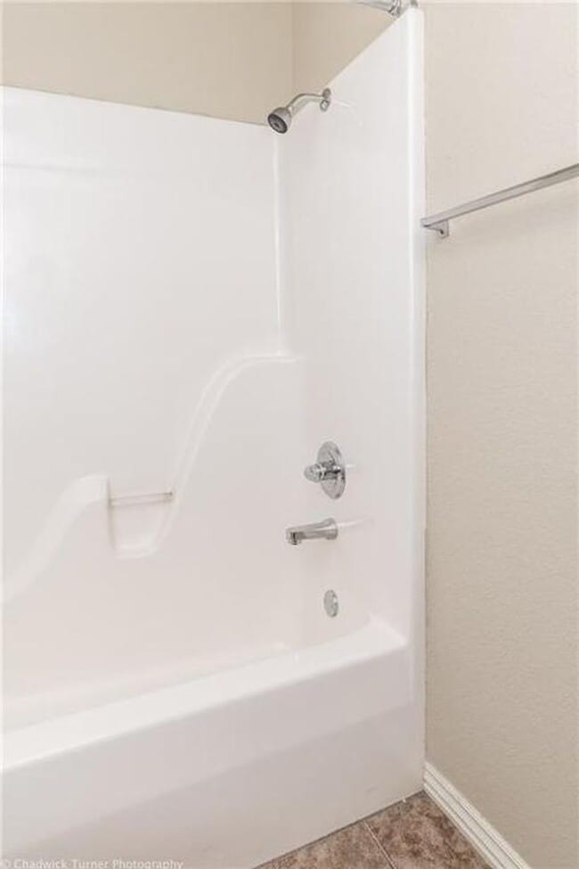 Building Photo - 2 Bedroom Condo 6 Minutes from UofA! Prime location in quiet neighborhood!