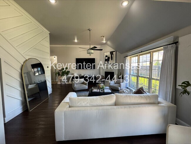 Building Photo - Beautiful Home | Prime Location