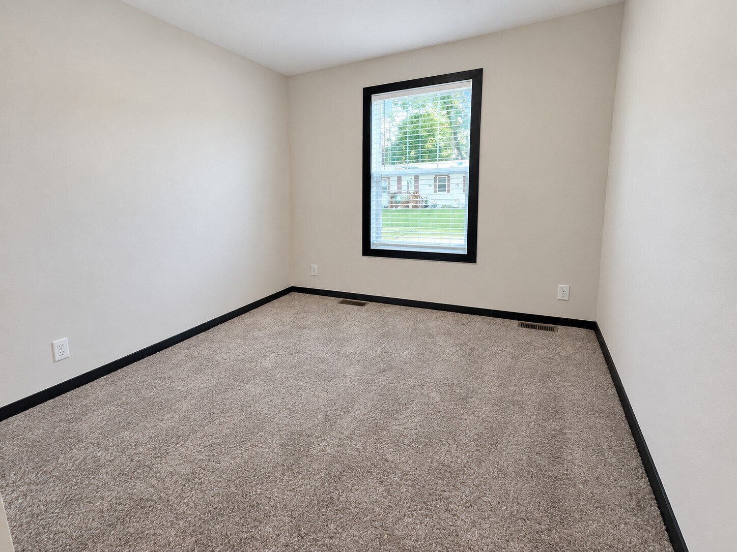 Building Photo - 2315 Ironwood Dr