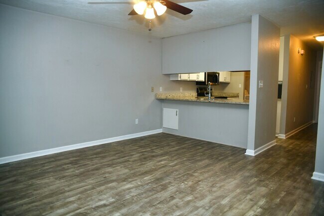 Building Photo - 4889 Old Bainbridge Rd