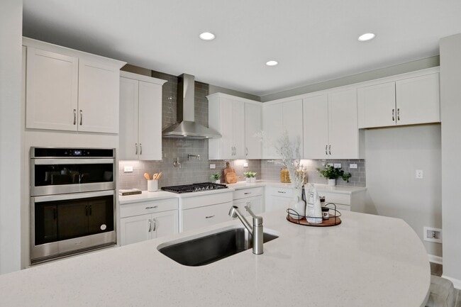 Building Photo - 823 Cherry Elm Dr