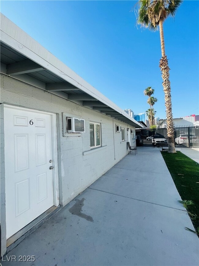 Building Photo - 246 W Philadelphia Ave