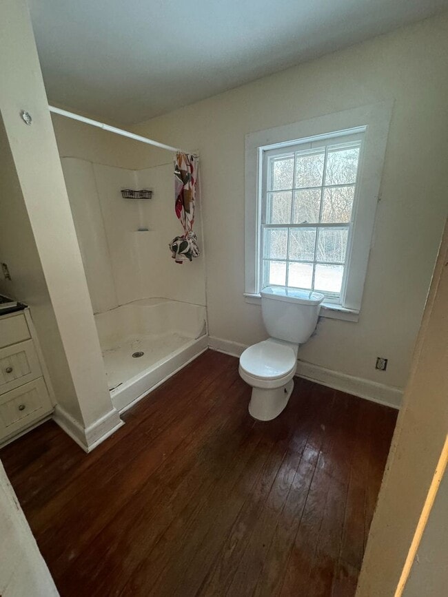 Building Photo - Cozy Two Story Home with Two Bathrooms