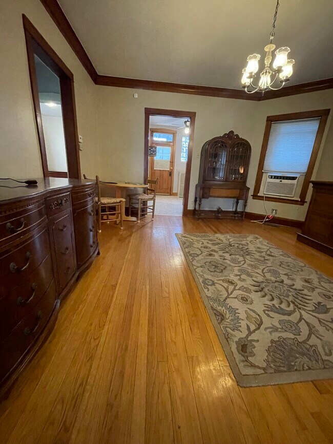 Dining Room - 5735 N Washtenaw Ave