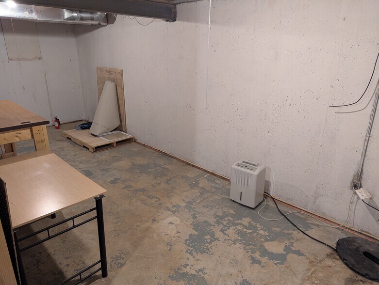 Building Photo - 6053 Suffolk Ln