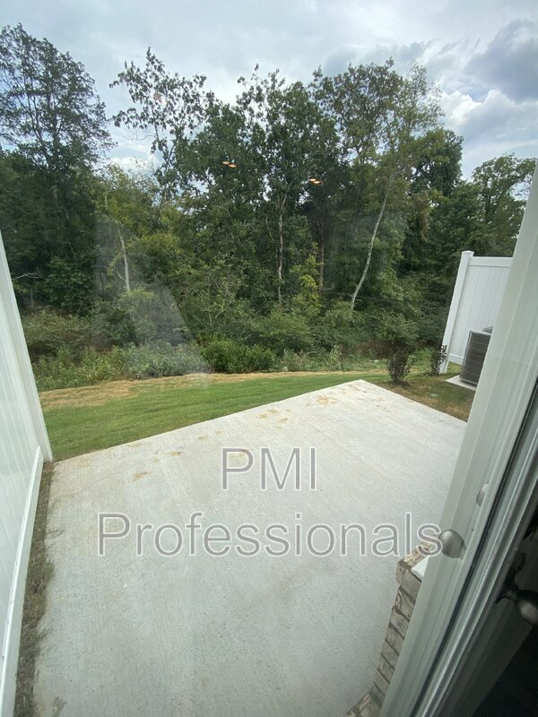 Building Photo - 4140 Feetham Dr