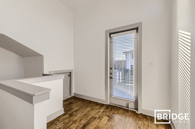 Building Photo - 2208 Arabelle St