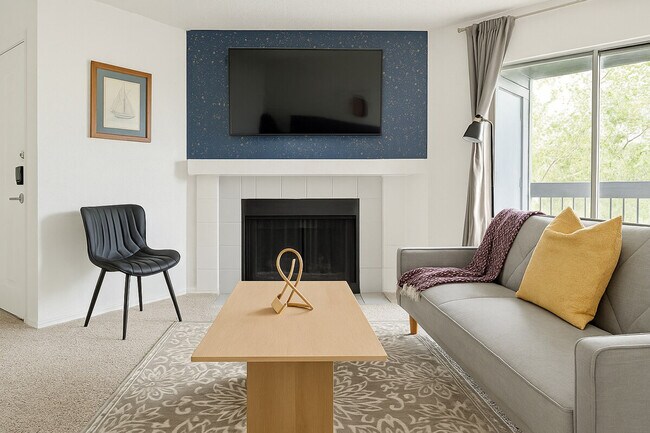 Primary Photo - 1040 Clayton Ln