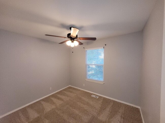 Building Photo - Cozy Home in Columbia Village!