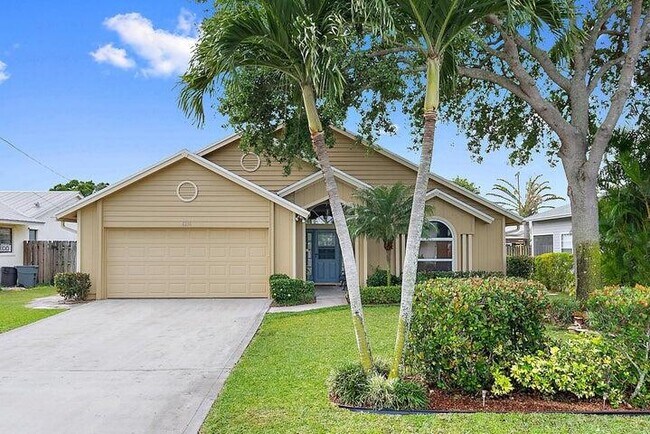 Primary Photo - 6238 Dania St