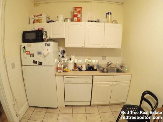 Building Photo - 74 Egmont St